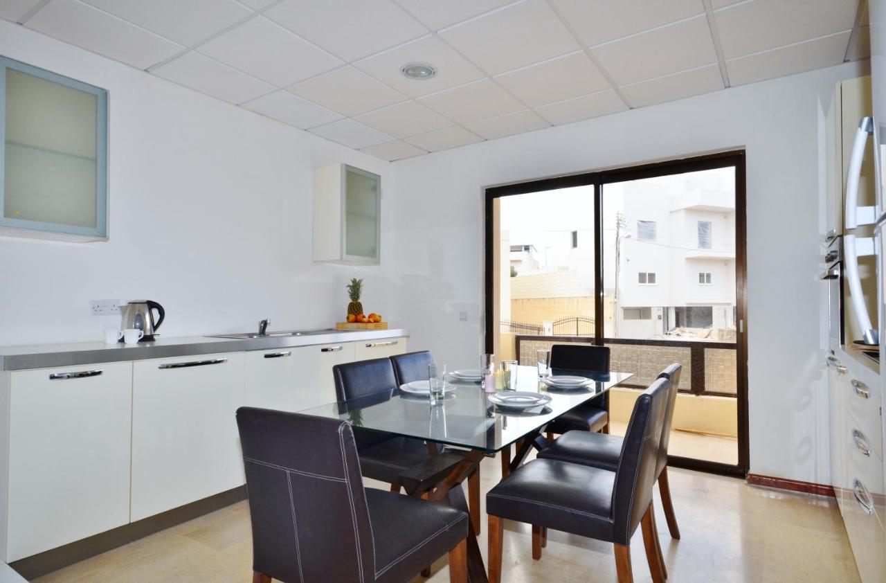 Apartmán Large St Julians Central 2 Saint Julian's Exteriér fotografie