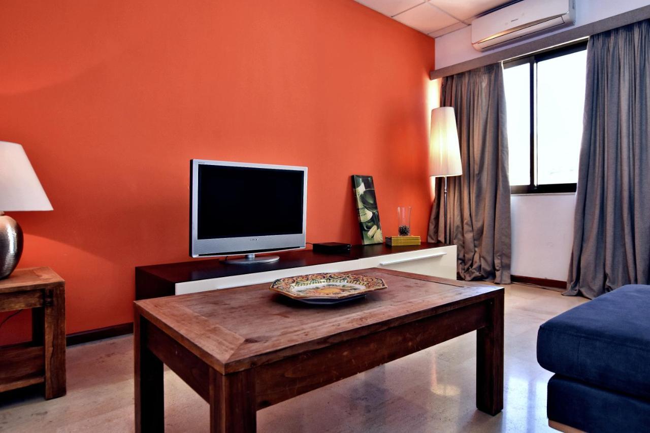 Apartmán Large St Julians Central 2 Saint Julian's Exteriér fotografie