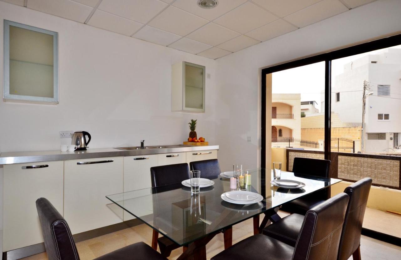 Apartmán Large St Julians Central 2 Saint Julian's Exteriér fotografie